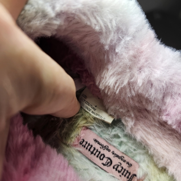 Juicy Couture Kids' Pink Furry Clogs - Picture 9 of 9